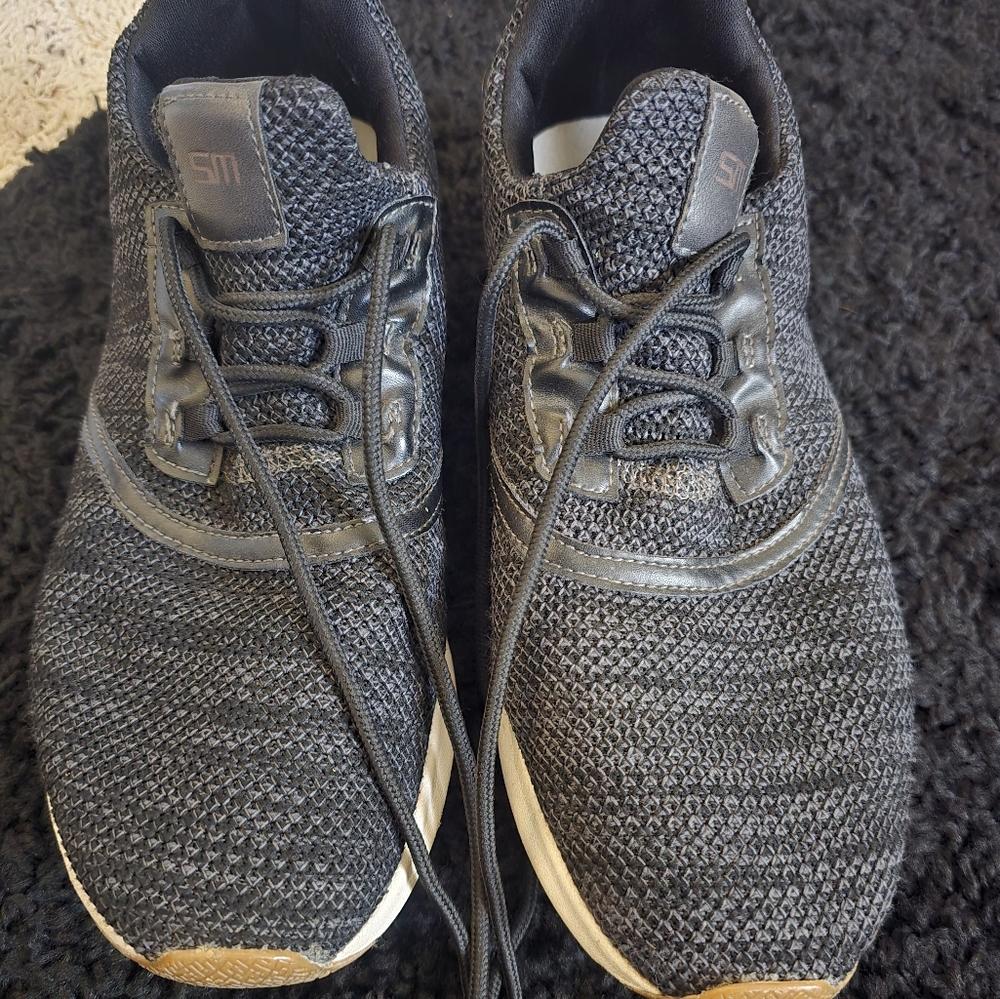 Steve Madden Black Sneakers Modern Knit Design